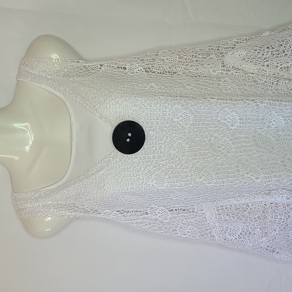 White Lace Tank, Black Chunky Button Accent, 1X - Picture 2 of 11